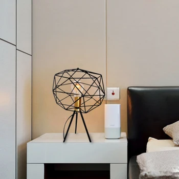 Современная минималистичная железная настольная лампа, окрашенная в черный цвет, Креативное украшение спальни, гостиной, кабинета, Светодиодный Настольный светильник E27
