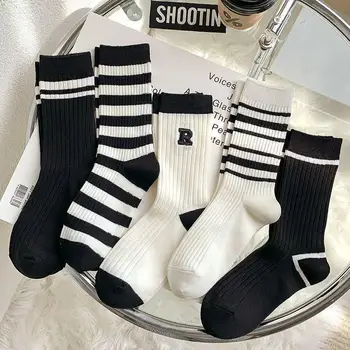 Осенне-зимние женские носки в черно-белую полоску, носки средней длины, дышащие носки из полиэстера и хлопка для женщин и девочек