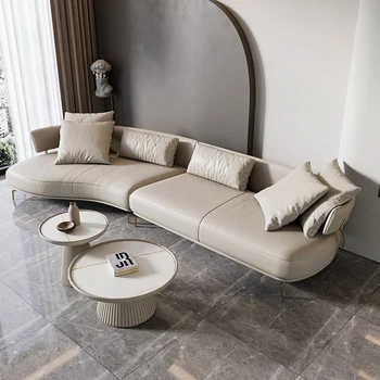 Изготовленный на заказ минималистичный изогнутый кожаный диван в современной роскошной гостиной креативного полукруга