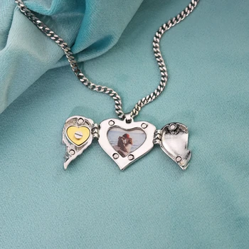Ожерелье с медальоном в виде сердца Содержит изображение В форме сердца, Медальоны на память, ожерелье, Подарок для женщин и девочек